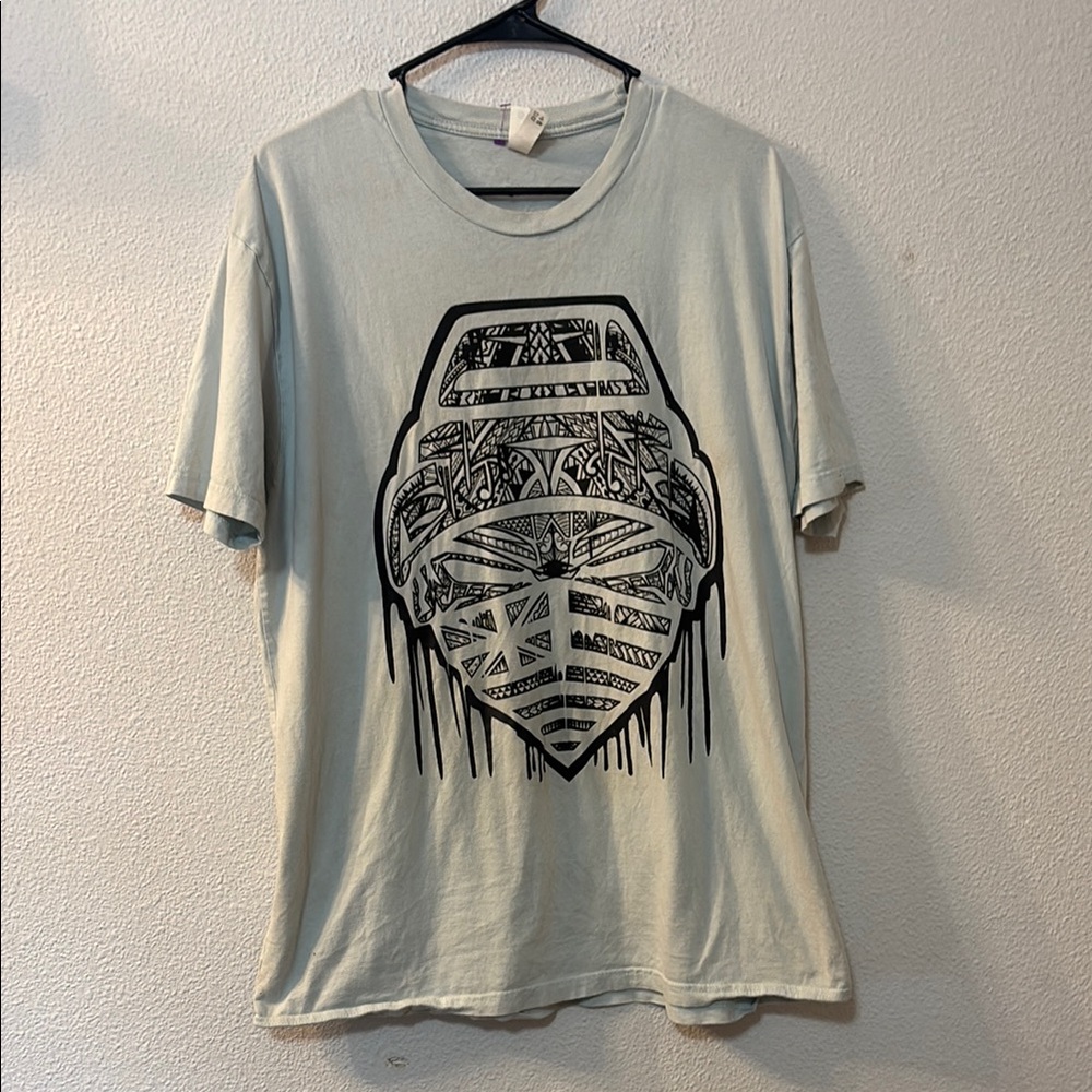 Next Level Tribal Men's Graphic T-Shirt in Light Gray